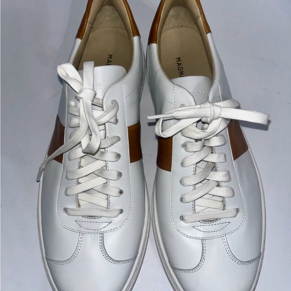 NWOB Magnanni White and Tan Men's Leather Sneakers